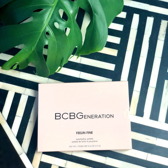 🛑 SOLD🛑 NWT BCBGeneration Feelin Fine Eyeshadow Palette - Picture 4 of 7